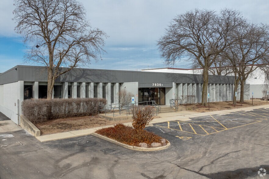 Primary Photo Of 7830 W 71st St, Bridgeview Manufacturing For Lease