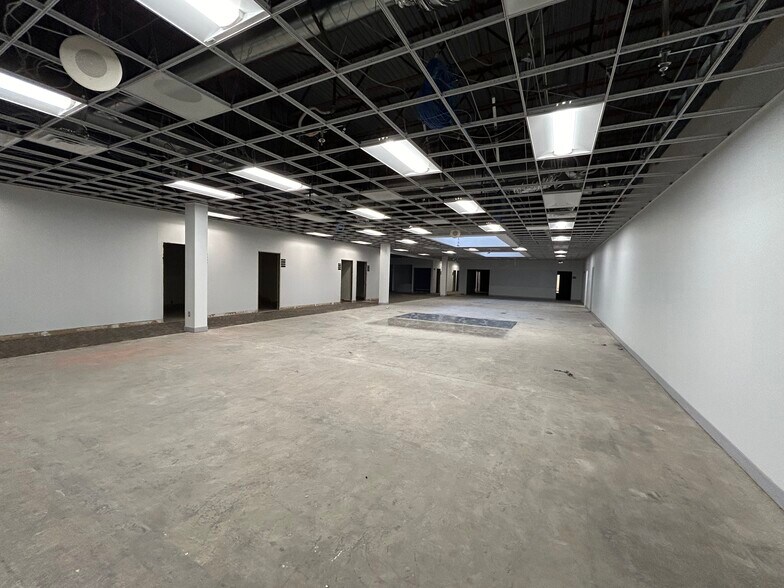 More Photos Of 36 Apple Ridge Rd, Danbury Manufacturing For Sale