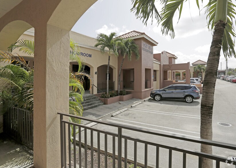 More Photos Of 8347-8369 NW 36th St, Miami Light Distribution For Lease