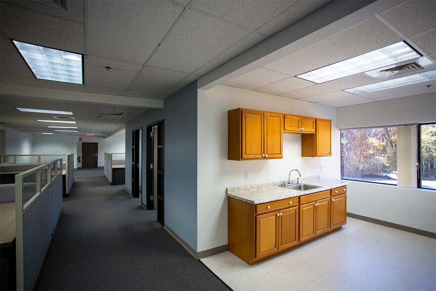 More Photos Of 526 Main St, Acton Office For Lease