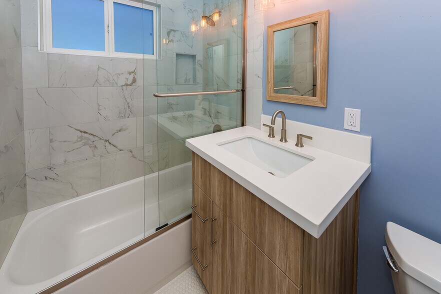 More Photos Of 1057 Euclid Ave, Long Beach Apartments For Sale