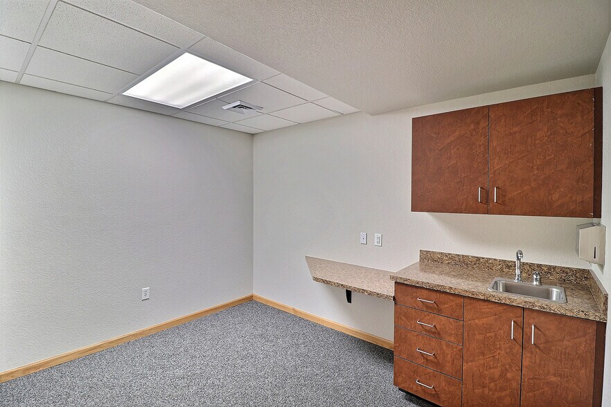 More Photos Of 1624 17th Ave, Greeley Medical For Lease