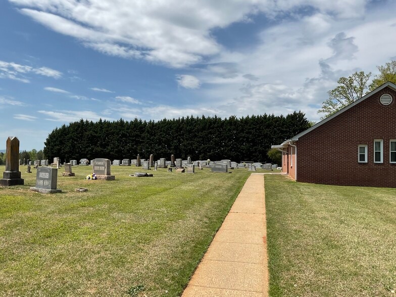 More Photos Of 291 Klondike Rd, State Road Religious Facility For Sale