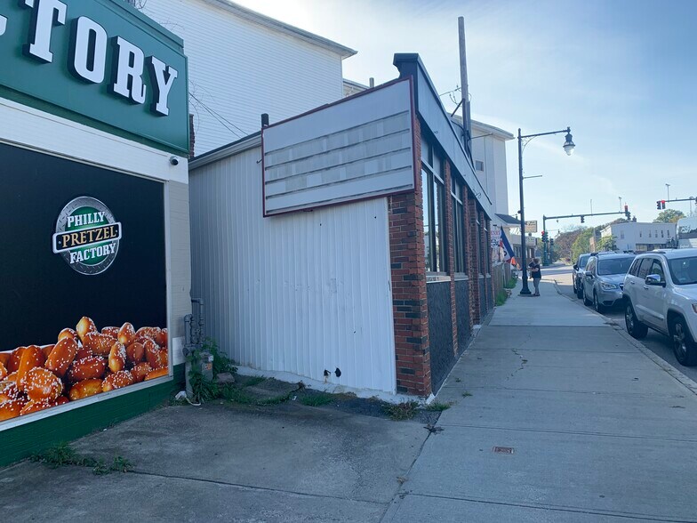 More Photos Of 488 Grafton St, Worcester Storefront Retail Office For Lease