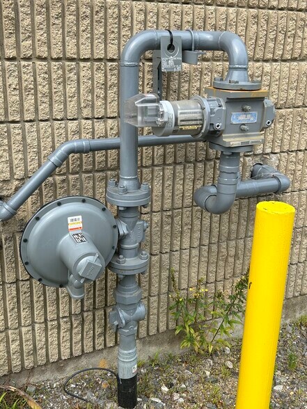 More Photos Of 28 Lexington Dr, Laconia Industrial For Lease