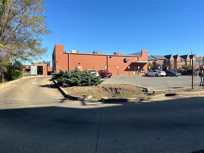 More Photos Of 3822 Laclede Ave, Saint Louis General Retail For Lease