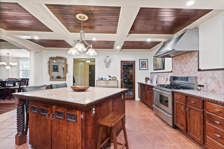 More Photos Of 4 Davis Aly, Loysville Specialty For Sale