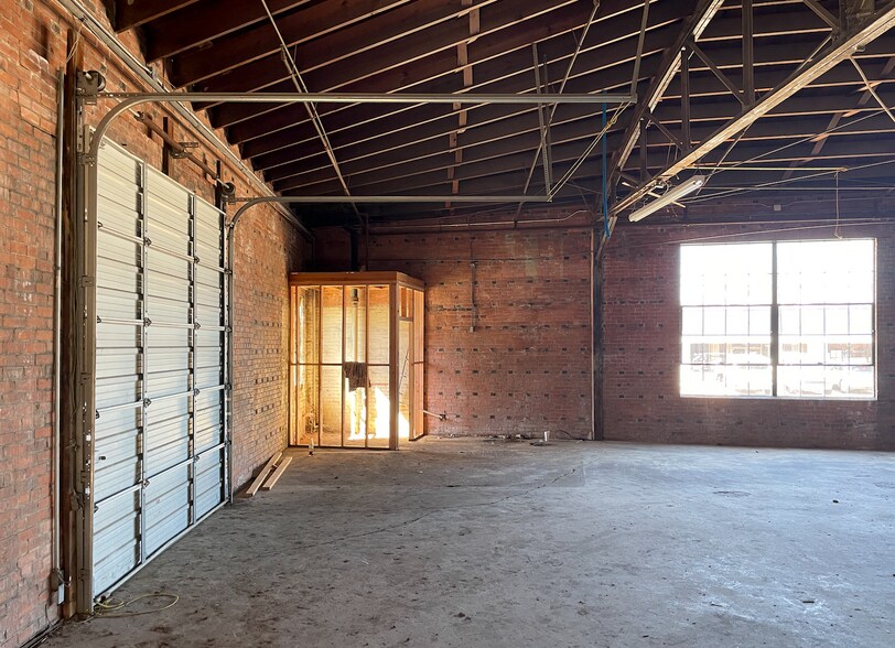 More Photos Of 10 N Milby St, Houston Warehouse For Lease