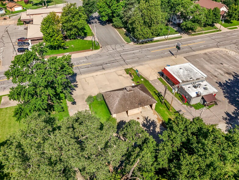 More Photos Of 220 N 2nd Ave, Mulvane Carwash For Sale