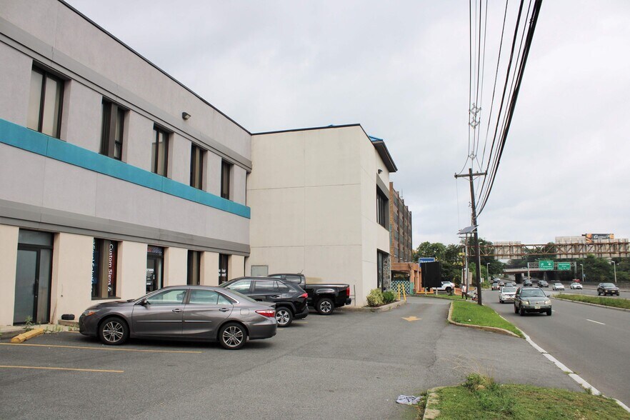 More Photos Of 255 Route 3, Secaucus Medical For Lease