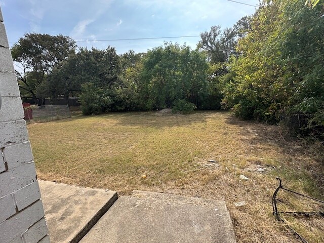 More Photos Of 5560 Meadowbrook Dr, Fort Worth Storefront Retail Office For Sale