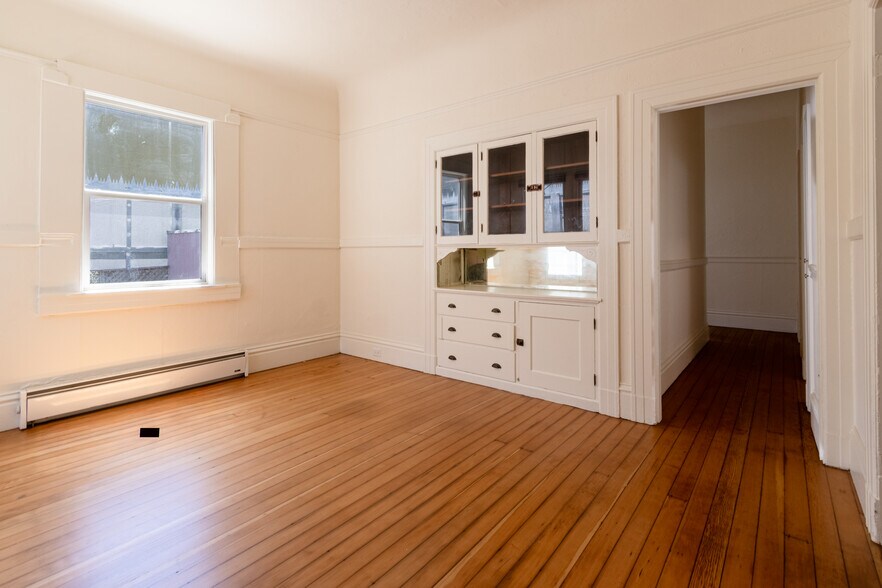More Photos Of 30-32 Laskie St, San Francisco Service For Sale