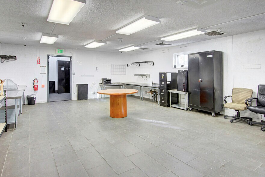 More Photos Of 1045 W 45th Ave, Denver Warehouse For Sale