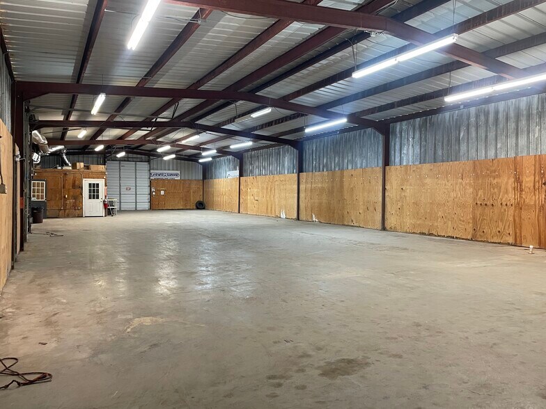 More Photos Of 406 Preston Ave, Pasadena Warehouse For Lease