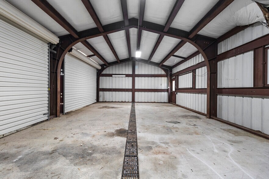 More Photos Of 13040 Highway 105 E, Conroe Industrial For Sale