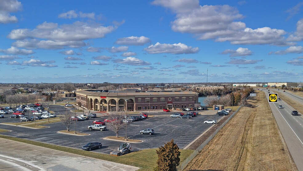 More Photos Of 3020 N Cypress Dr, Wichita Office For Sale