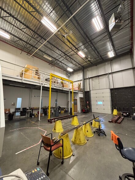 More Photos Of 10672 46th St SE, Calgary Light Distribution For Sale