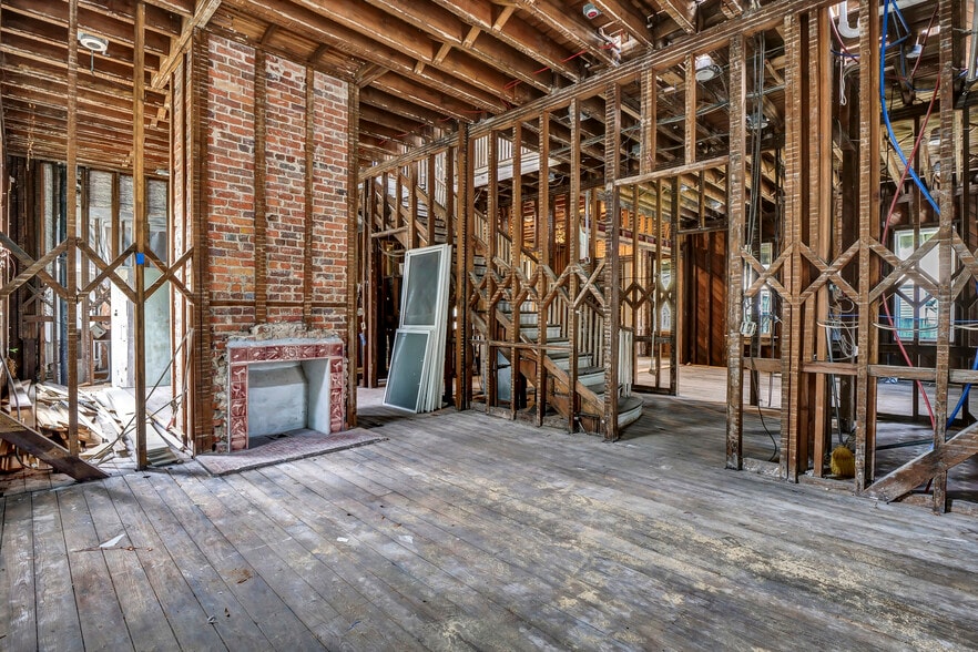 More Photos Of 708 Market St, Wilmington Apartments For Sale