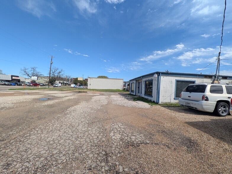 More Photos Of 1204 K Ave, Plano Storefront Retail Office For Lease