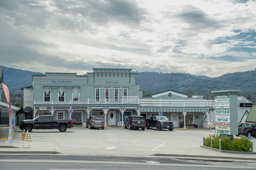 More Photos Of 40359 Highway 41, Oakhurst Freestanding For Sale