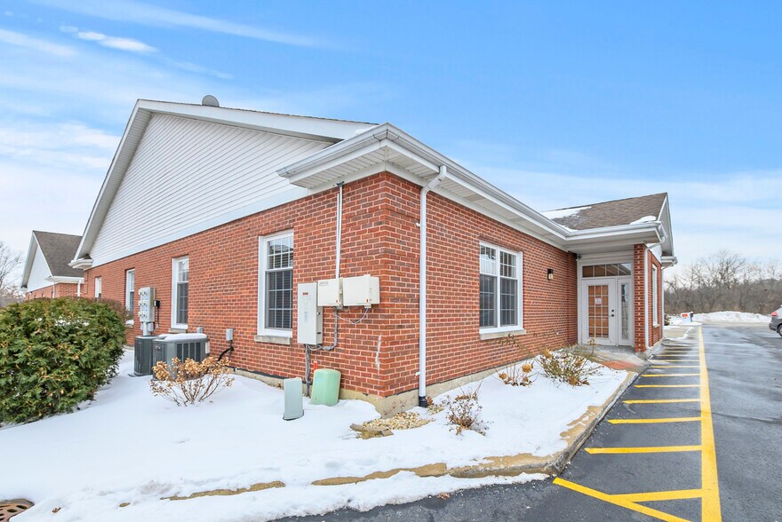 More Photos Of 15859 Ridgeland Ave, Oak Forest Office For Lease