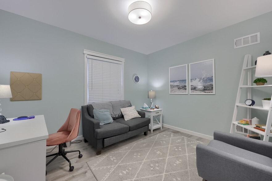 More Photos Of 825 Eden Rd, Lancaster Medical For Sale