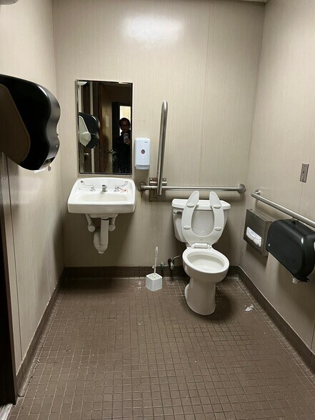 More Photos Of 8 S Main St, Terryville Unknown For Lease