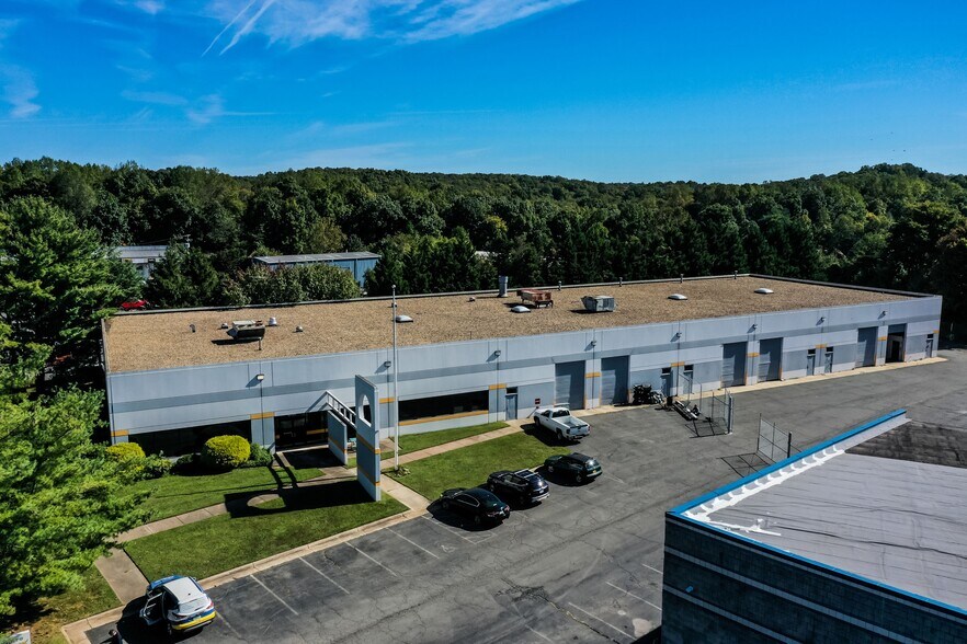 More Photos Of 8197 Euclid Ct, Manassas Park Warehouse For Lease
