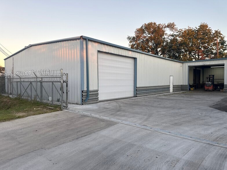 Primary Photo Of 4823 Winfield Rd, Houston Manufacturing For Lease