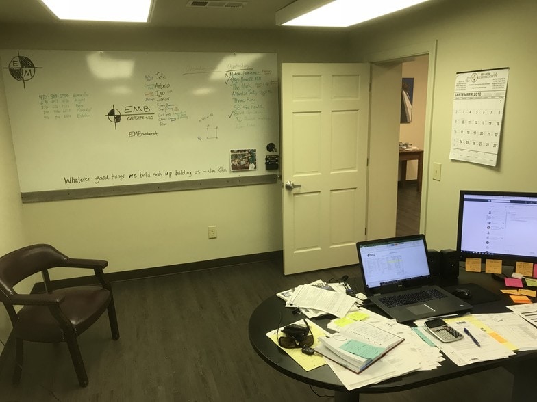 More Photos Of 876 Montreal Rd, Clarkston Warehouse For Lease