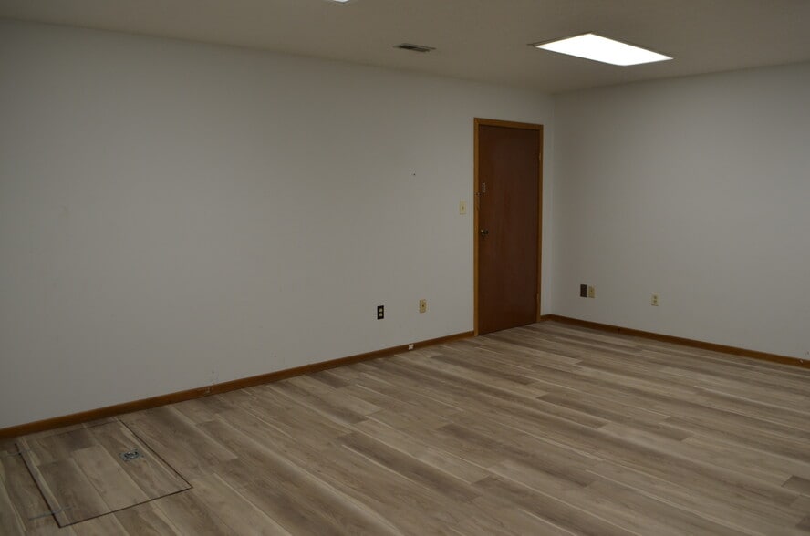More Photos Of 623 Park Meadow Rd, Westerville Office For Lease