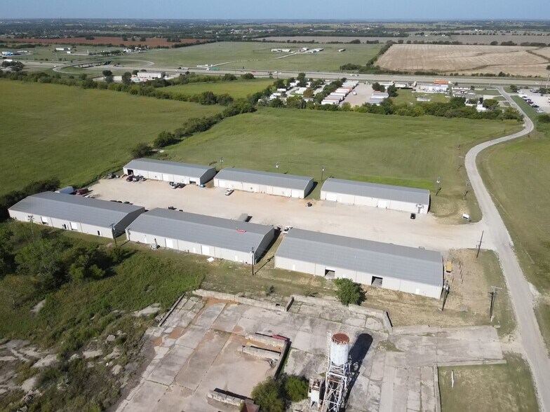 Primary Photo Of 900 Utility Rd, Sanger Unknown For Lease