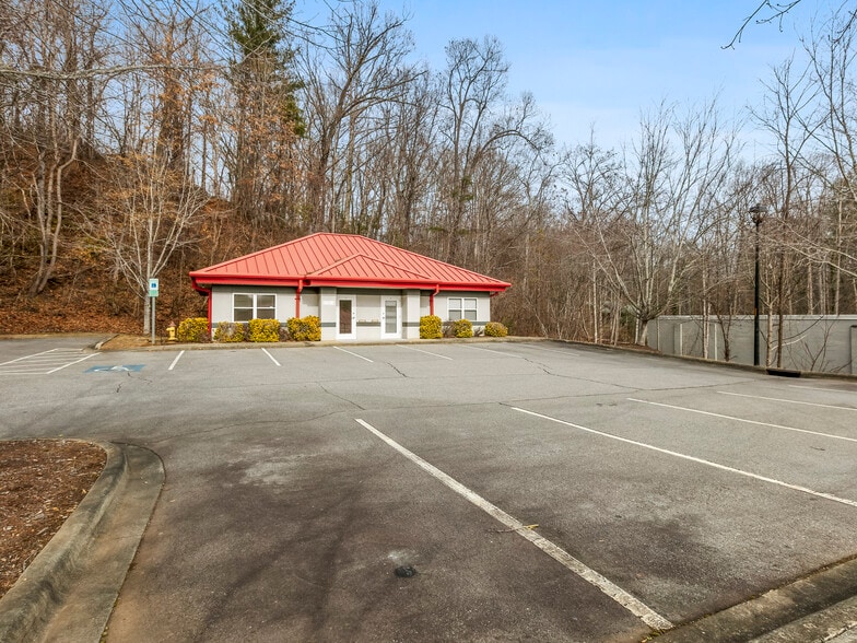 Primary Photo Of 1070 Tunnel Rd, Asheville Office For Sale