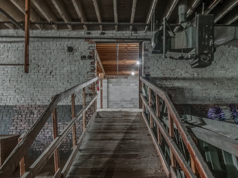 More Photos Of 1144 NW 4th St, Oklahoma City Manufacturing For Sale