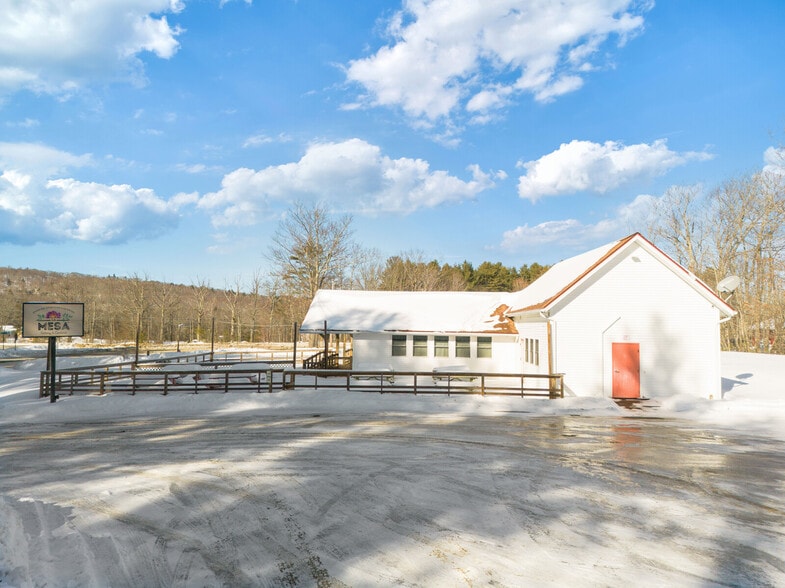 More Photos Of 205 W Main St, Liberty Restaurant For Sale