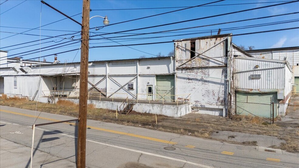 More Photos Of 625 Depot St, Parkersburg Warehouse For Sale