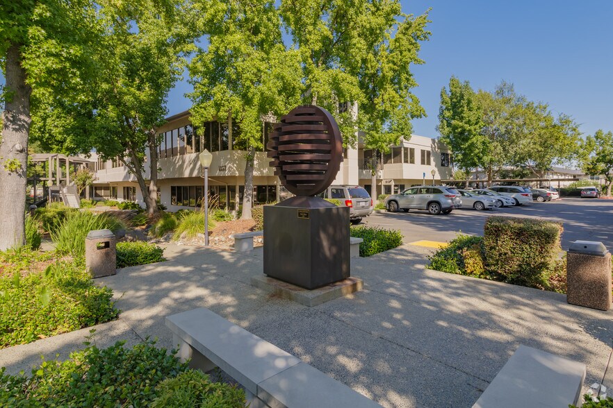 More Photos Of 1321 Howe Ave, Sacramento Unknown For Lease