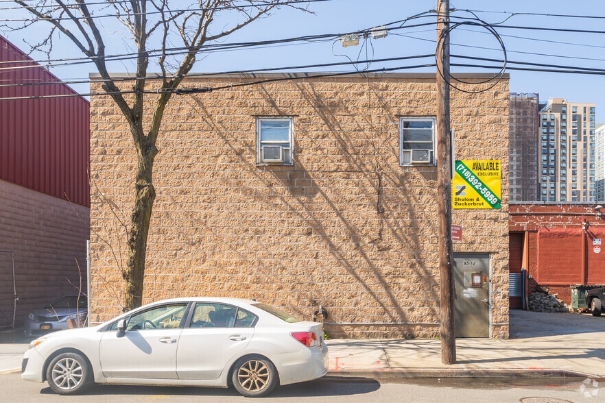 More Photos Of 9512 150th St, Jamaica Warehouse For Lease
