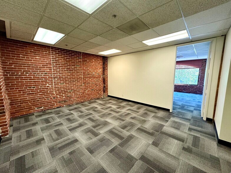 More Photos Of 521 SW 11th, Portland Loft Creative Space For Lease