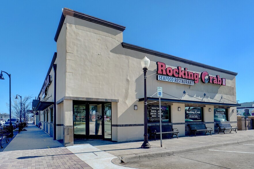 More Photos Of 100 E Irving Blvd, Irving Restaurant For Lease