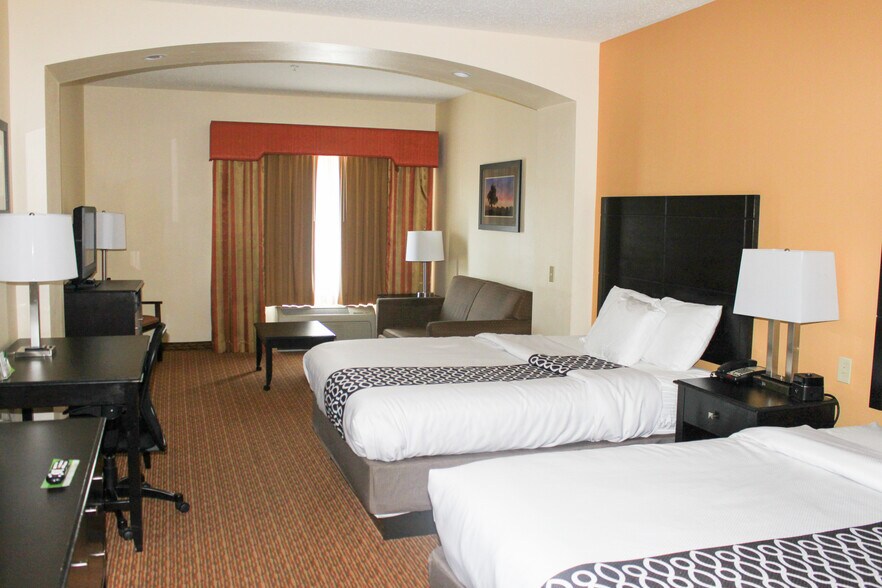 More Photos Of 5285 W 6th Ave, Stillwater Hotel For Sale