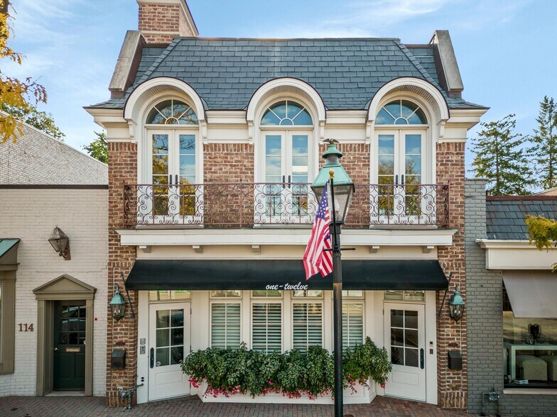 More Photos Of 112 Kercheval Ave, Grosse Pointe Office Residential For Lease