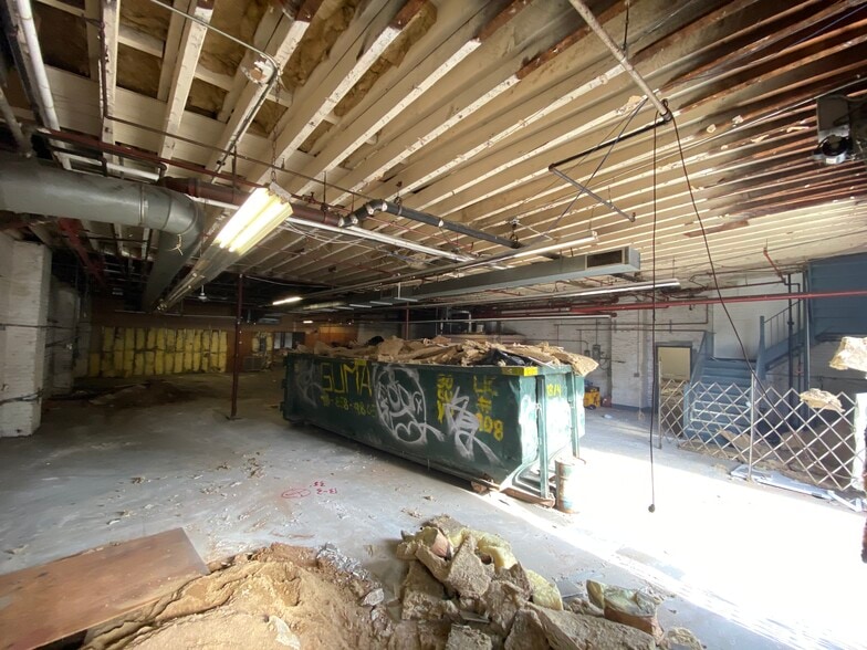 More Photos Of 333 Stagg St, Brooklyn Warehouse For Lease
