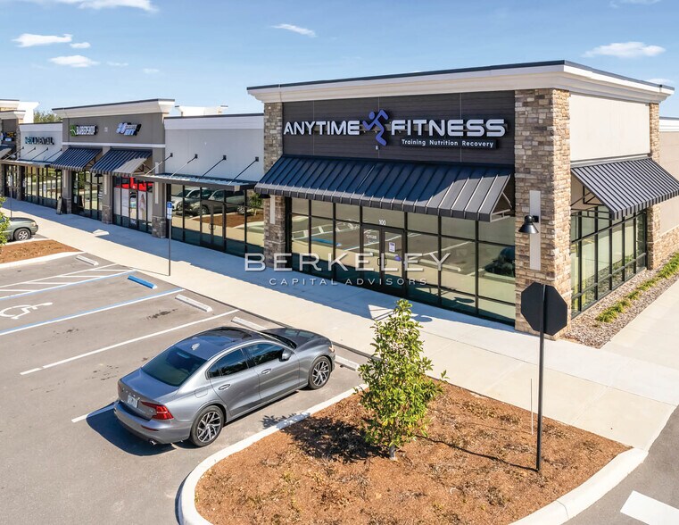 More Photos Of 825 S US Highway 27, Minneola Storefront For Sale