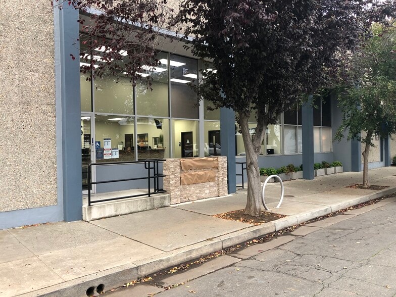 Primary Photo Of 414 4th St, Woodland Showroom For Lease