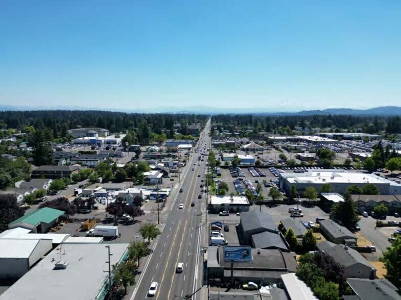 More Photos Of 11846 SE Stark St, Portland Auto Repair For Sale