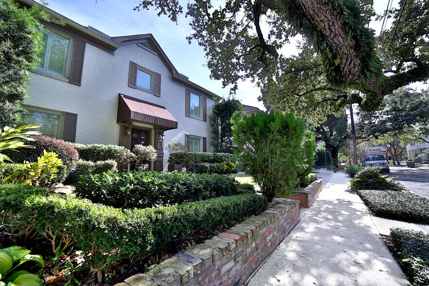 More Photos Of 2625 Peckham St, Houston Office Residential For Lease