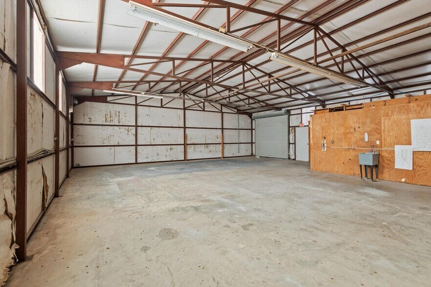 More Photos Of 11416 Hames, Pilot Point Industrial For Lease