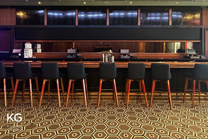 More Photos Of 324-326 W Chicago Ave, Chicago General Retail For Sale