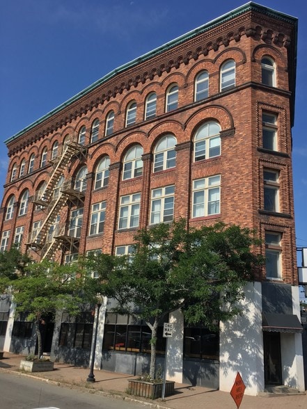 More Photos Of 15 Columbia St, Bangor Office Residential For Lease